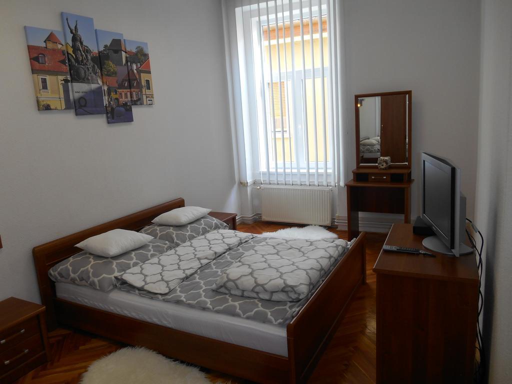 Apartament Akos Apartman Eger Zewnętrze zdjęcie